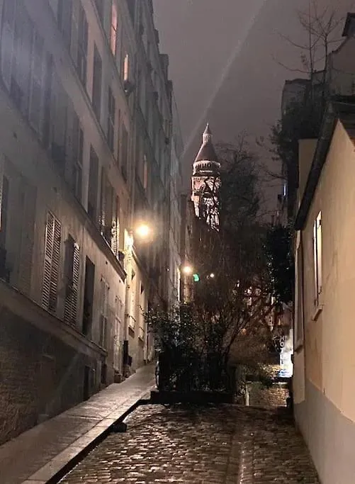 Alex In Montmartre פריז